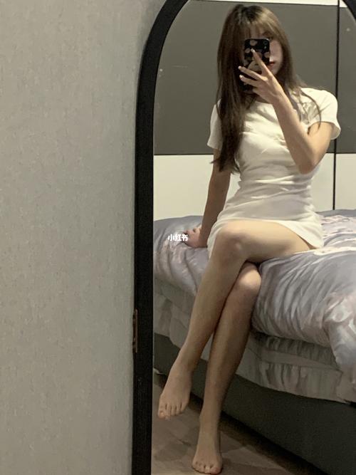 对着镜子拍照怎么拍好看_姿势光线角度全攻略