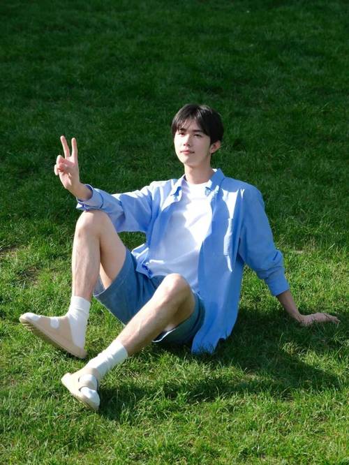 男士拍照21个姿势_挺拔自然显气质