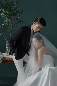 韩式室内婚纱照片欣赏_简约高级，真实情感