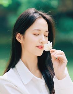 摄影入门如何拍摄人像_捕捉柔光光影，定格真实个性瞬间