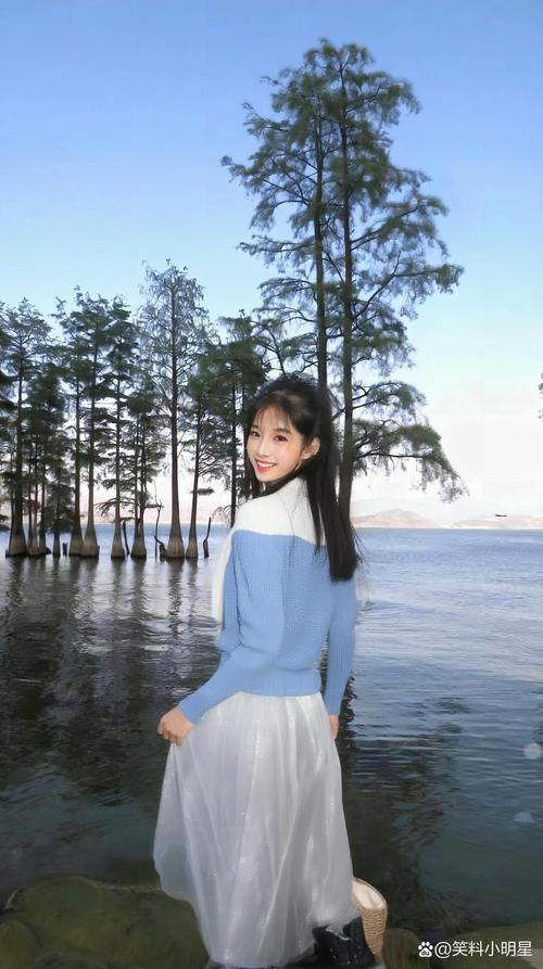 湖边拍照穿什么颜色的衣服好看_湖边拍照穿什么？选鹅黄浅粉或红橙，长裙阔腿亚麻衬衫，细节配自然元素