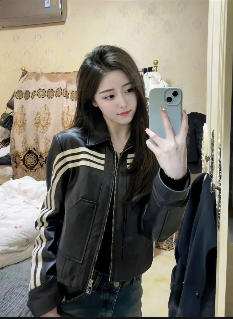 对镜子拍照怎么拍好看_姿势光线背景角度全攻略