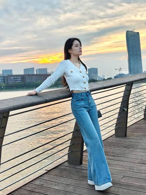 女生怎么拍照好看图片_自在抓拍显气质，放松拍照更上镜