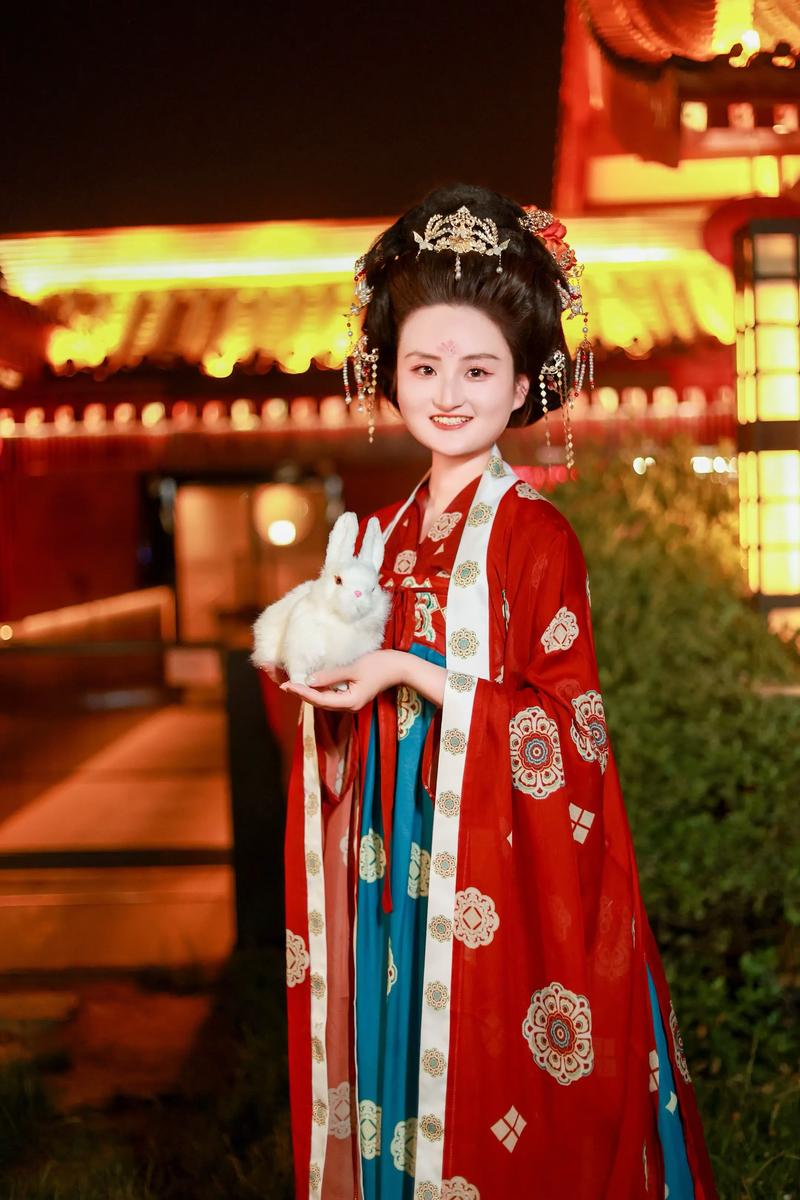 豆包根据人像照片生成真人古风照片指令_豆包AI古风照片生成，指令玩法详解