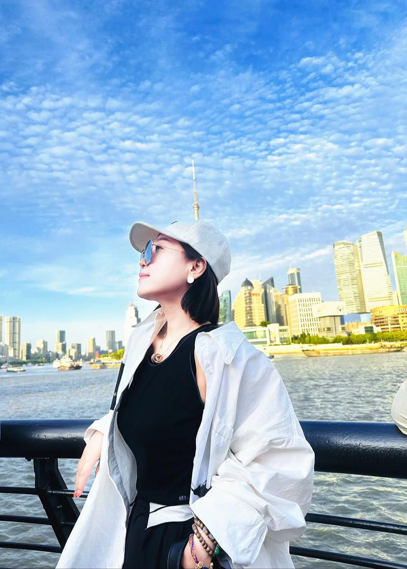 二十七岁女性无美颜照片_关晓彤素颜显老，压力大显岁月痕