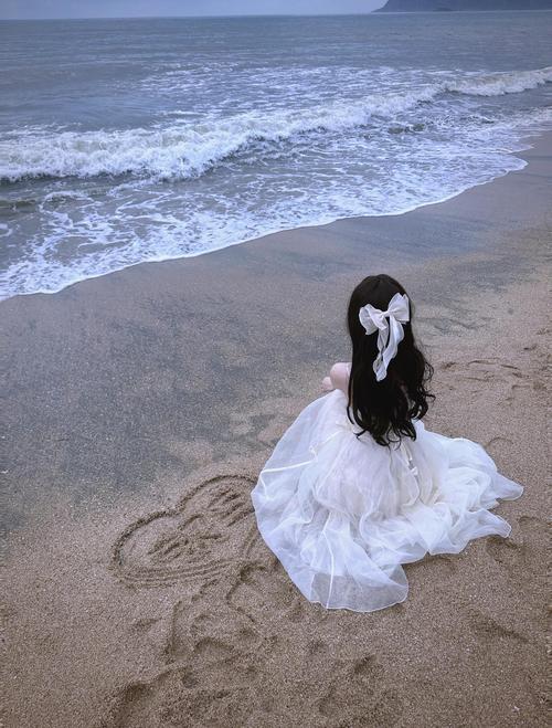 女生在海边拍照的姿势_海边拍照姿势多，展现你的美！