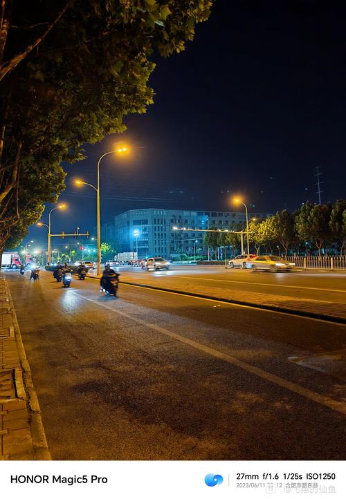 晚上拍的照片很糊怎么弄清晰_夜间拍照模糊？专业修复+技巧，照片清晰又亮！