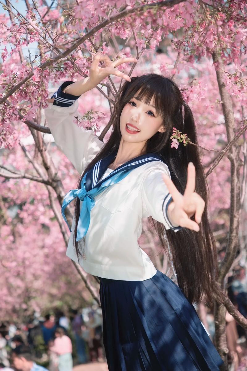jk女生拍照姿势_放松显自然，穿搭显腿长
