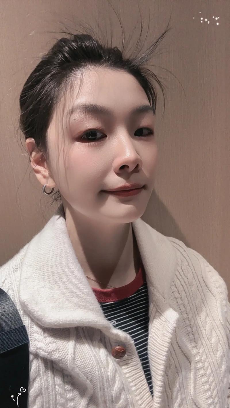 请问把超秀的美颜照片给我_虚拟之美与真实之辨