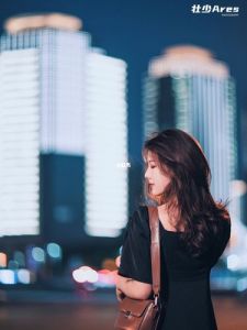 夜景拍摄人像技巧_手持夜拍人像，光影色彩皆精彩
