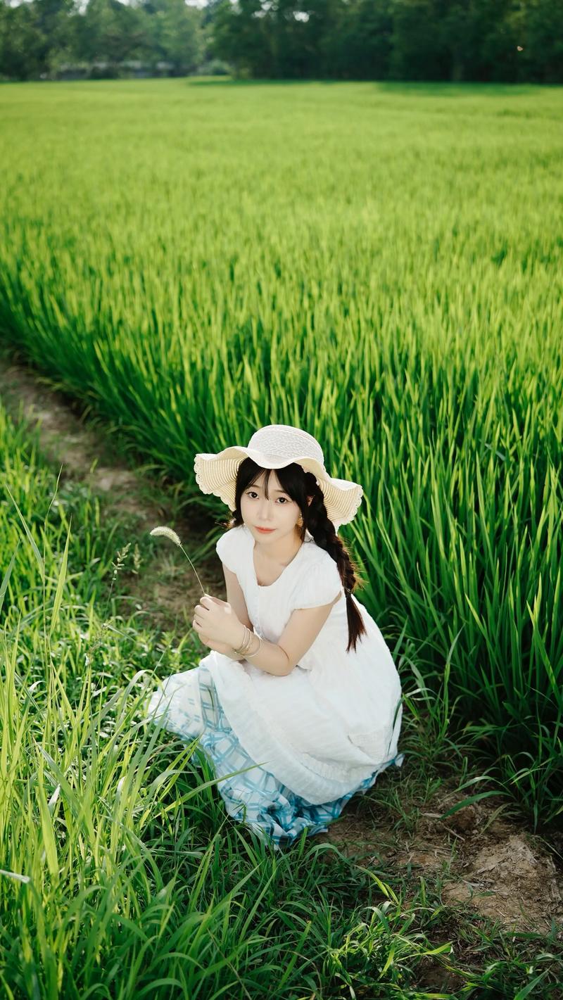 稻田里怎么拍照好看_浅色衣+道具,清晨傍晚光线好 稻田里怎么拍照好看_浅色衣+道具,清晨傍晚光线好