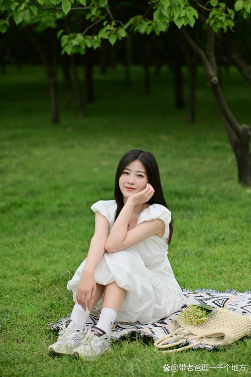 女生照片拍照姿势_女生拍照姿势，轻松拍出好看照片