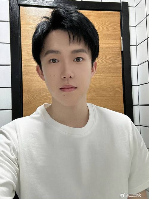 帅哥真人美颜图片_真实美更高级，拒绝美颜疲劳