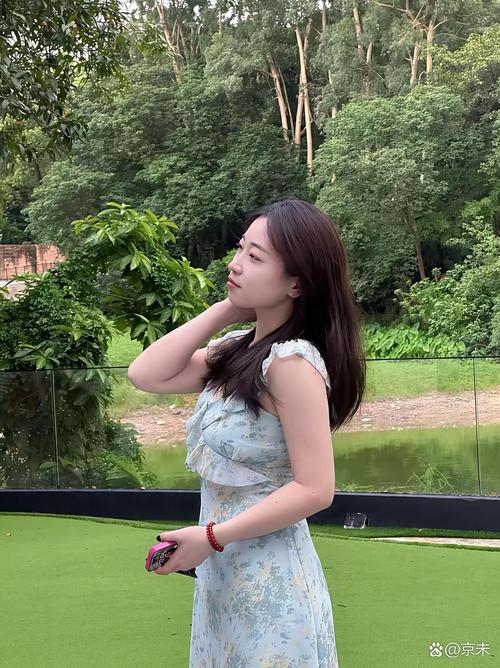 女生会轻易让别人给她拍照吗_女人脆弱时对爱的证明
