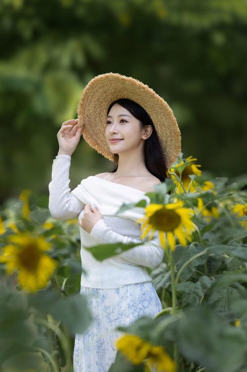 人像摄影作品集_光影色彩展人像魅力