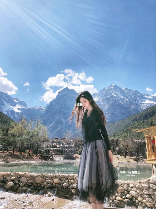 出去旅游该怎么拍照_旅行拍照避呆照，找角度用光线，捕捉故事瞬间