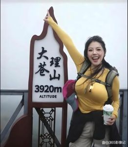 说这个人拍照不好看_不上相？那是福气，真实生活更美好