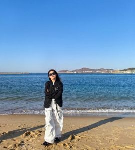 海边拍照衣服推荐穿搭_黄调粉嫩韩系复古，风格多样，拍照出片！