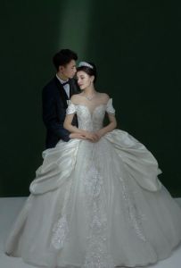 婚纱摄影高端系列_高端定制婚纱照，个性故事专业拍