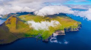 世界最美自然风光_大峡谷落基山九寨沟等 (16字)