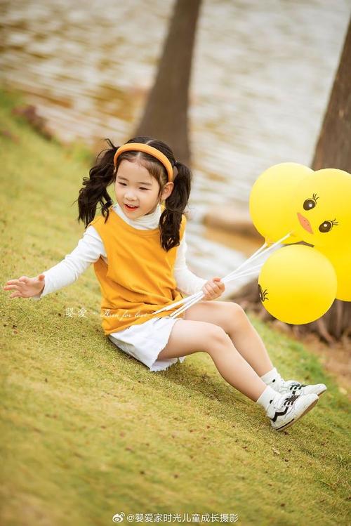 孩子拍照12个姿势图片_捕捉儿童纯真瞬间，展现活力与创意