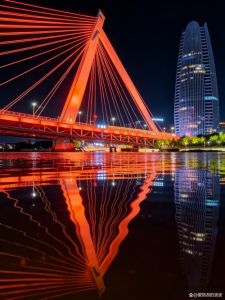 夜晚拍桥相机参数_暖光冷调显情感