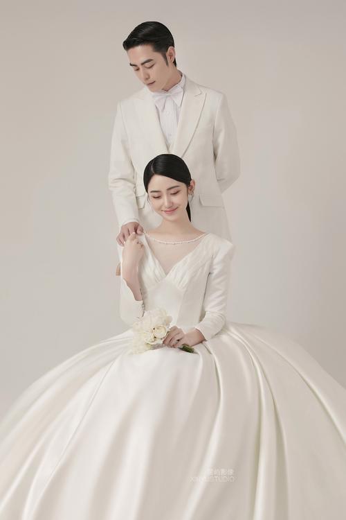 婚纱照找摄影室需要注意哪些_警惕婚纱摄影低价套餐陷阱，选套餐需明确细节！