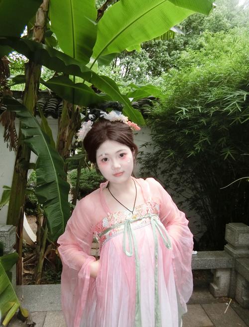 拍写真需要注意什么_预约写真机构，拍摄当天注意饮食休息，多沟通细心选片，外景注意光线背景