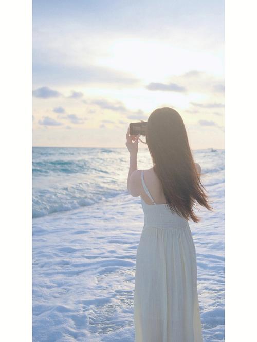 女生海边拍照姿势_海边长裙拍照姿势,优雅气质轻松拿捏 女生海边拍照姿势_海边长裙拍照姿势,优雅气质轻松拿捏