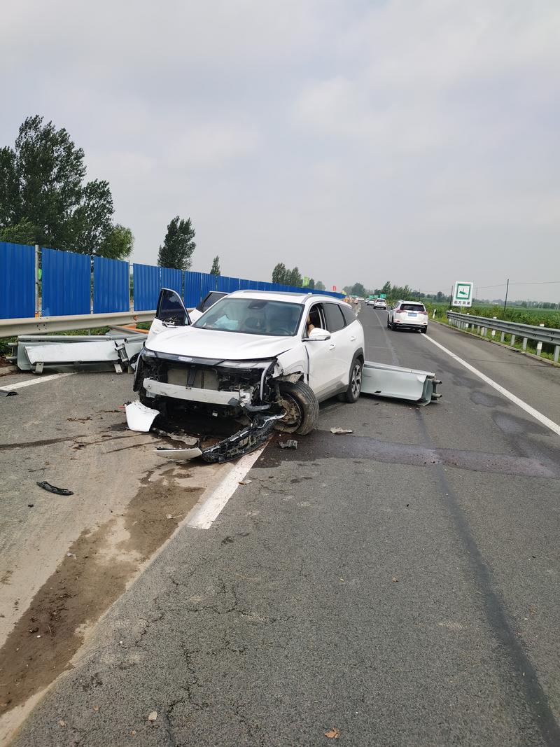 出了事故需要自己拍照吗_轻微碰撞拍照取证很重要 出了事故需要自己拍照吗_轻微碰撞拍照取证很重要
