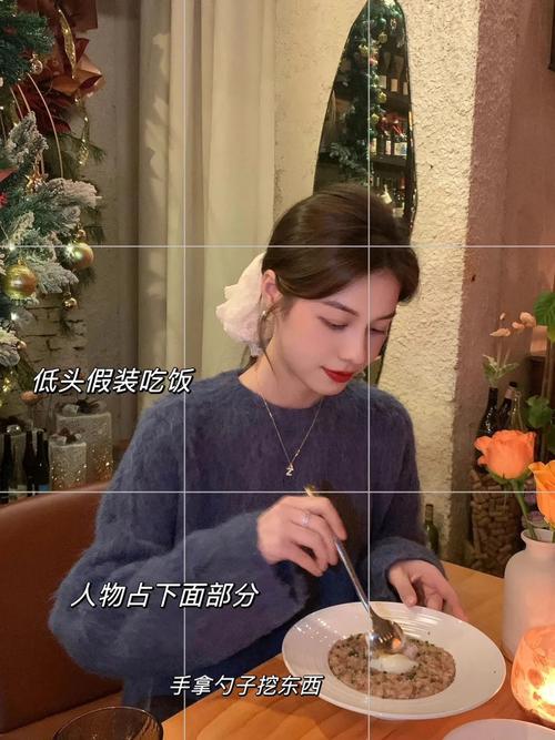 吃饭拍照穿什么颜色衣服好看_蓝白配白裤显气质，约会装性感精致
