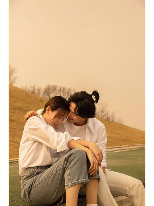 情侣拍写真怎么摆_捕捉甜蜜瞬间，讲述爱情故事