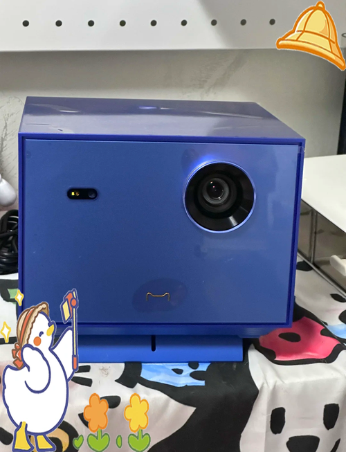 天猫魔屏m1参数_天猫魔屏M1便携投影仪，小巧高级显便携
