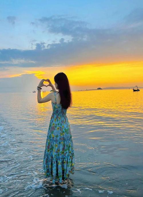 海边创意拍照姿势大全_拍出浪漫艺术照